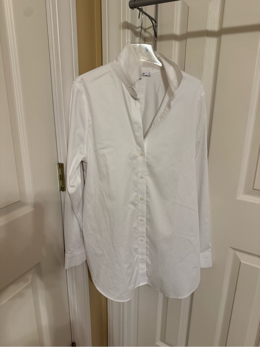 Chico’s No-Iron Stretch White Button Down Tunic Long Sleeve Size 1 EUC